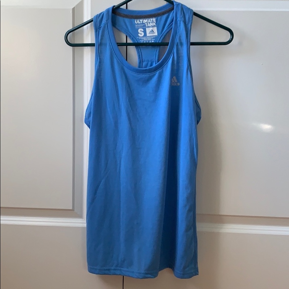 Women athletic sleeveless top